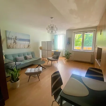 Apartment Spacious Sunny
